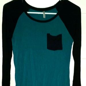 🦋 NWOT baseball long sleeve.